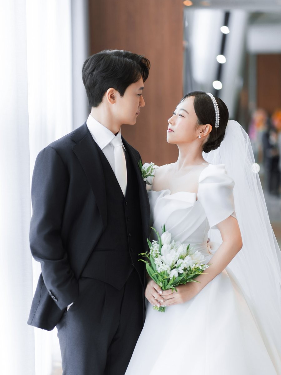 더컨벤션 송파문정 창가의 신랑 신부 본식스냅